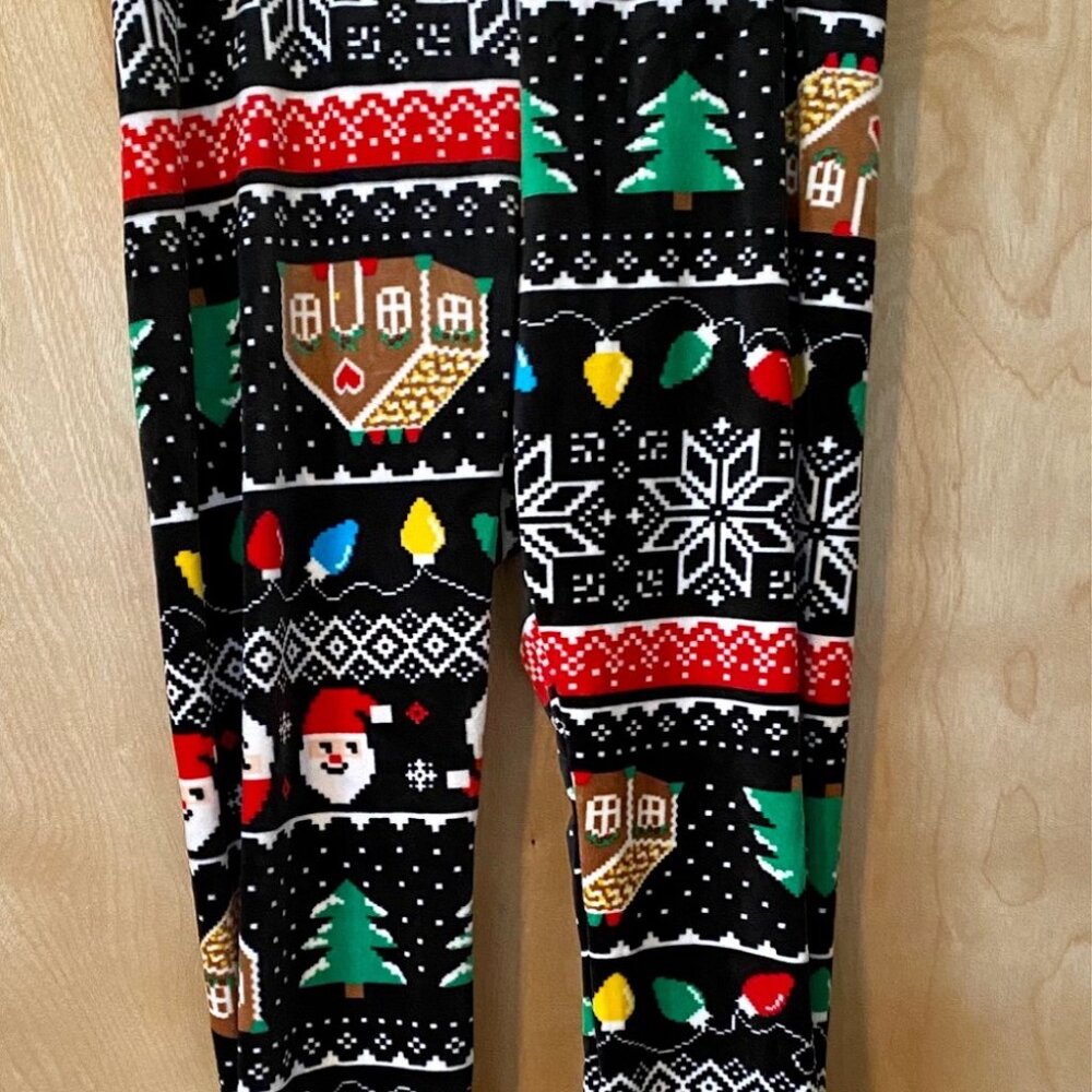 NWT Super Plush Xmas Leggings